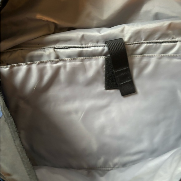 L.L. Bean Men’s Messenger Shoulder Computer Bag Navy Multiple Pockets Flap Close - Picture 4 of 7